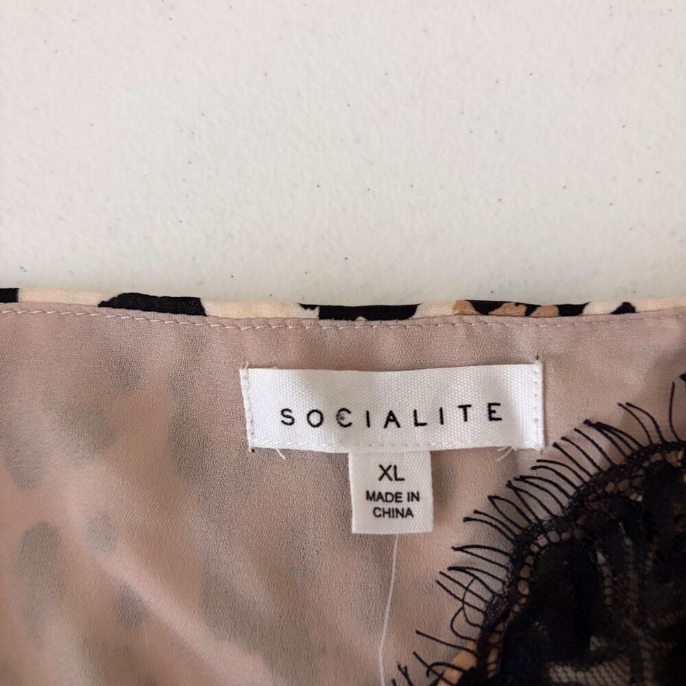 Socialite Tank Top Women's XL V-Neck Lace Sleeveless Casual Artsy Cami NWT - Picture 7 of 9